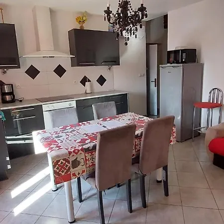 Appartement 4 Pers Vergeze * Vergeze